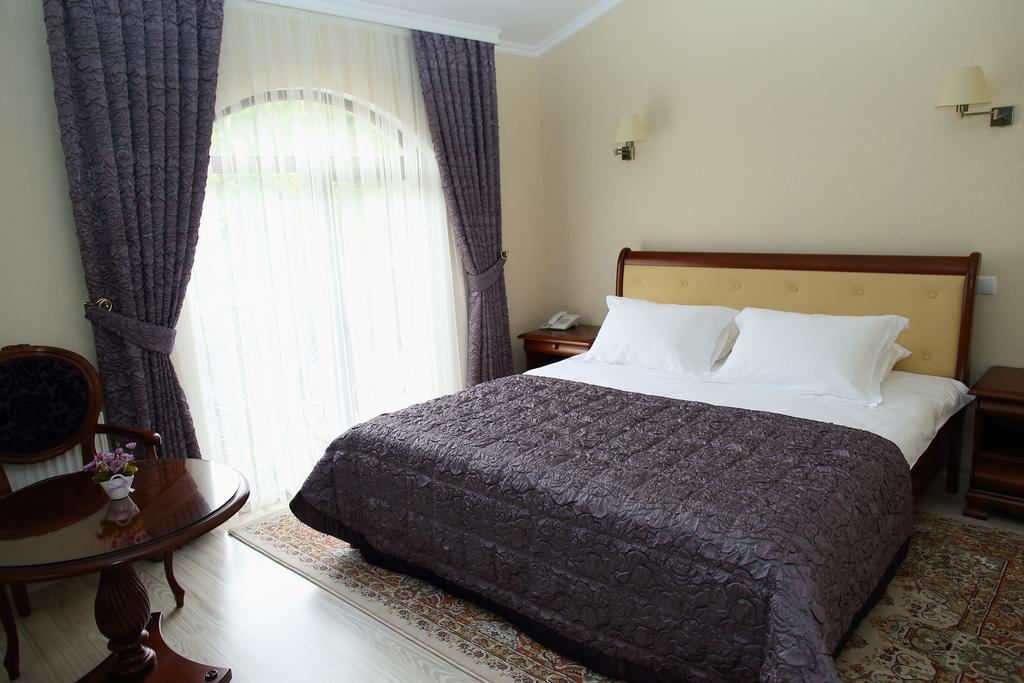 Prima Villa Guest House Vinnytsia Rum bild